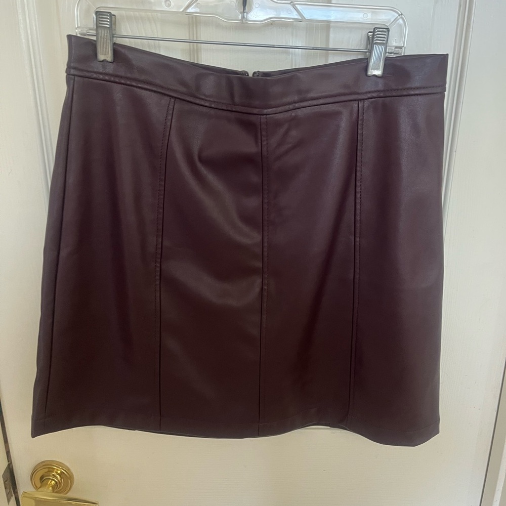 Elegant faux leather Skirt